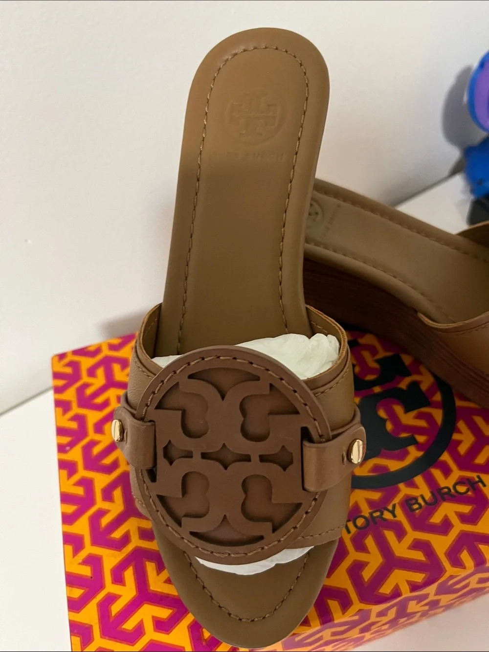 Woman sandals size 6